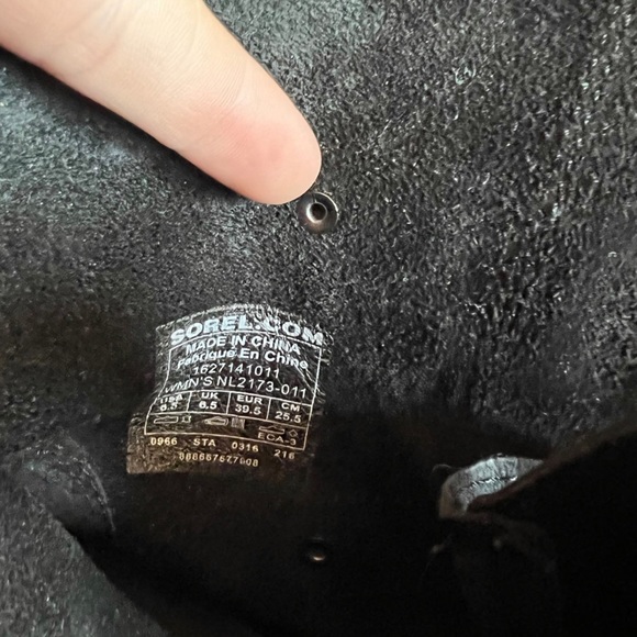 Women’s Sorel boots - Picture 3 of 3